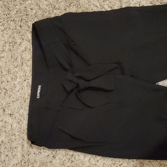 Express sleek black straight leg formal pants with tie belt, size 4 regular - Picture 2 of 4